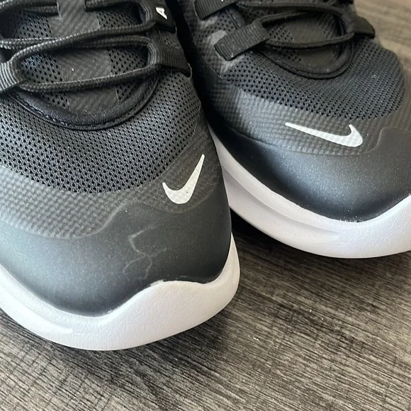 Nike AirMax Axis - Picture 6 of 6
